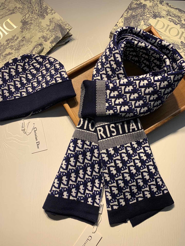 ブランドマフラー正面デザイン